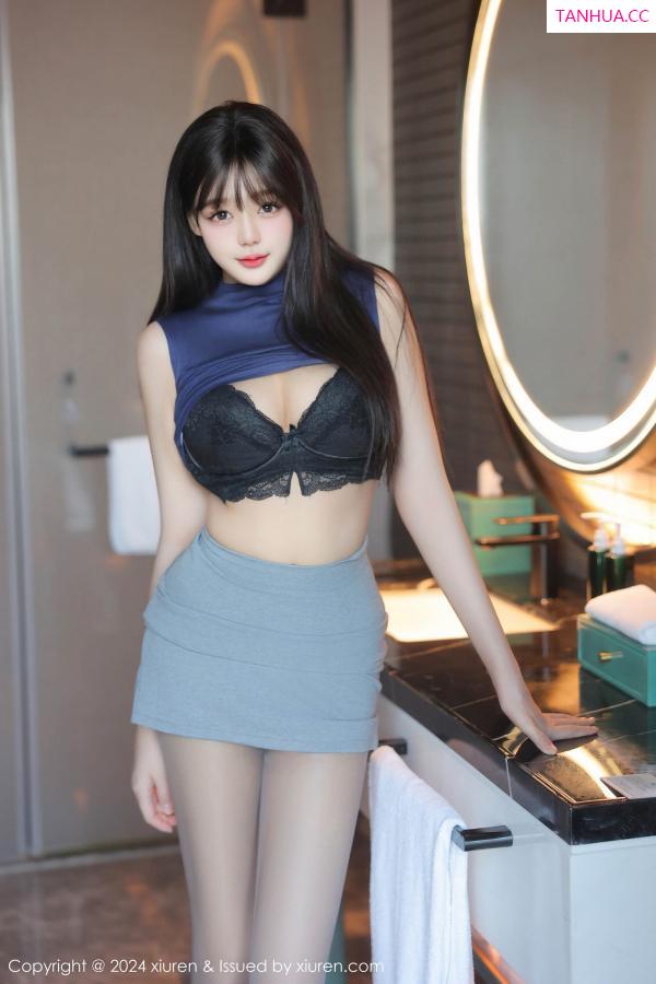   [XiuRen]高清写真图 2024.09.30 No.9233 柚柚小奶瓶 美腿短裙第30张图片